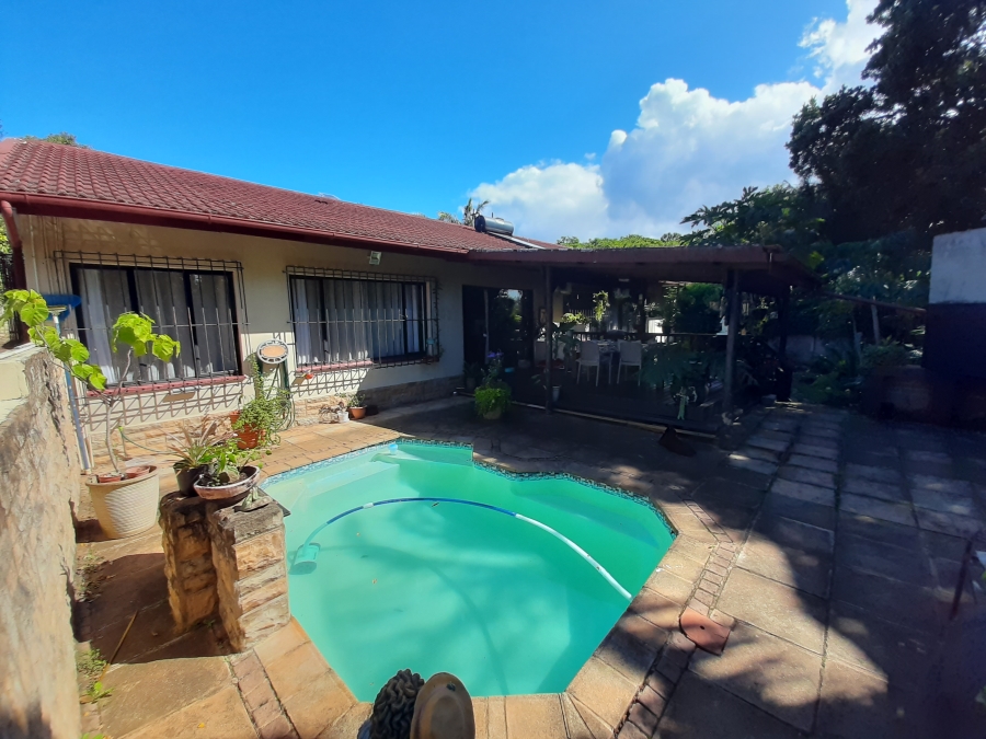 4 Bedroom Property for Sale in Uvongo KwaZulu-Natal