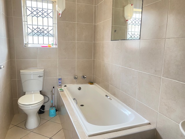 2 Bedroom Property for Sale in Arboretum KwaZulu-Natal