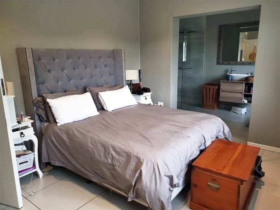 3 Bedroom Property for Sale in Waterfall KwaZulu-Natal