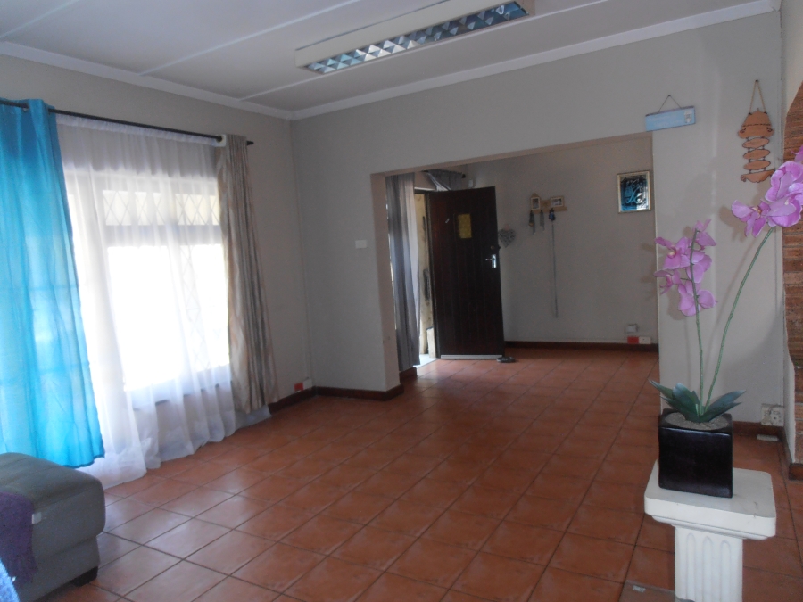 To Let 4 Bedroom Property for Rent in Bluff KwaZulu-Natal