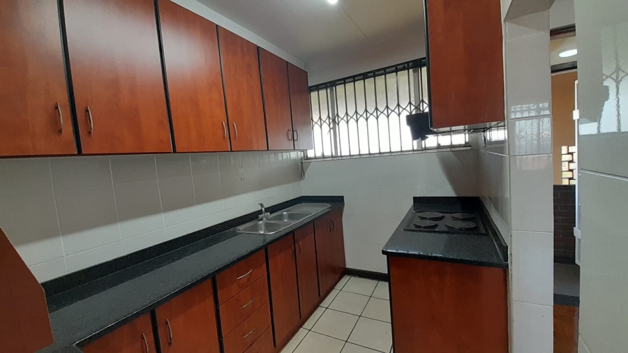 To Let 2 Bedroom Property for Rent in Windermere KwaZulu-Natal