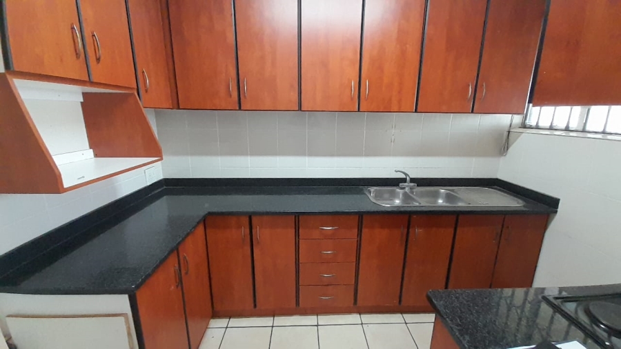 To Let 2 Bedroom Property for Rent in Windermere KwaZulu-Natal