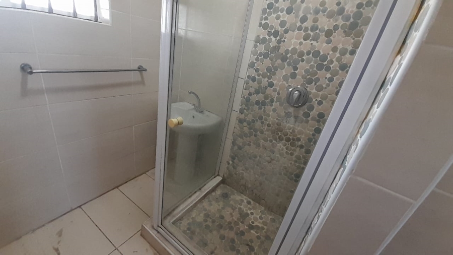 To Let 2 Bedroom Property for Rent in Windermere KwaZulu-Natal