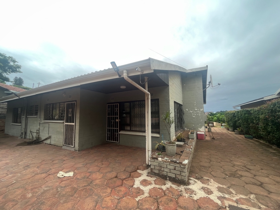 3 Bedroom Property for Sale in Brighton Beach KwaZulu-Natal