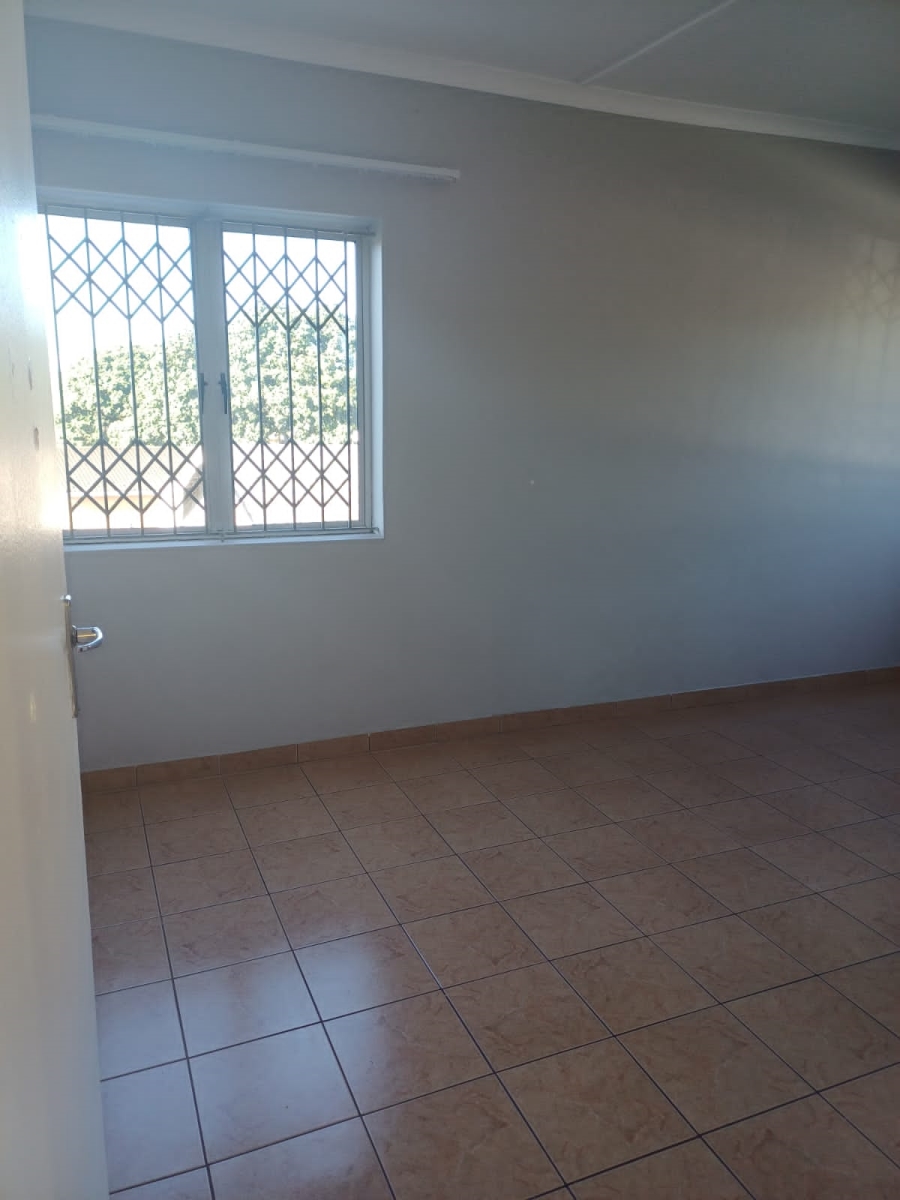 To Let 2 Bedroom Property for Rent in Stonebridge KwaZulu-Natal