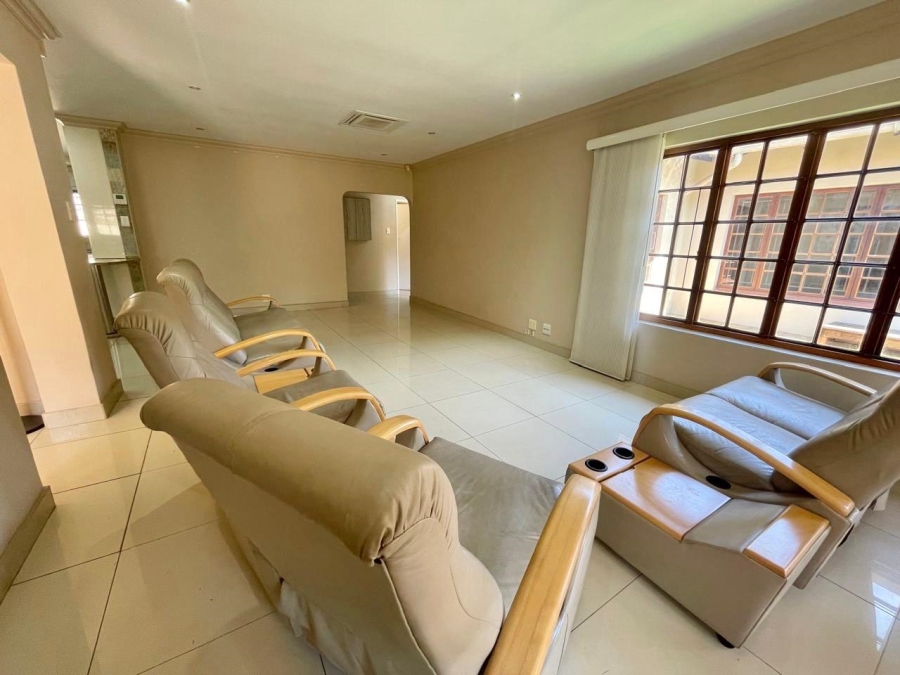 5 Bedroom Property for Sale in Ballito Central KwaZulu-Natal