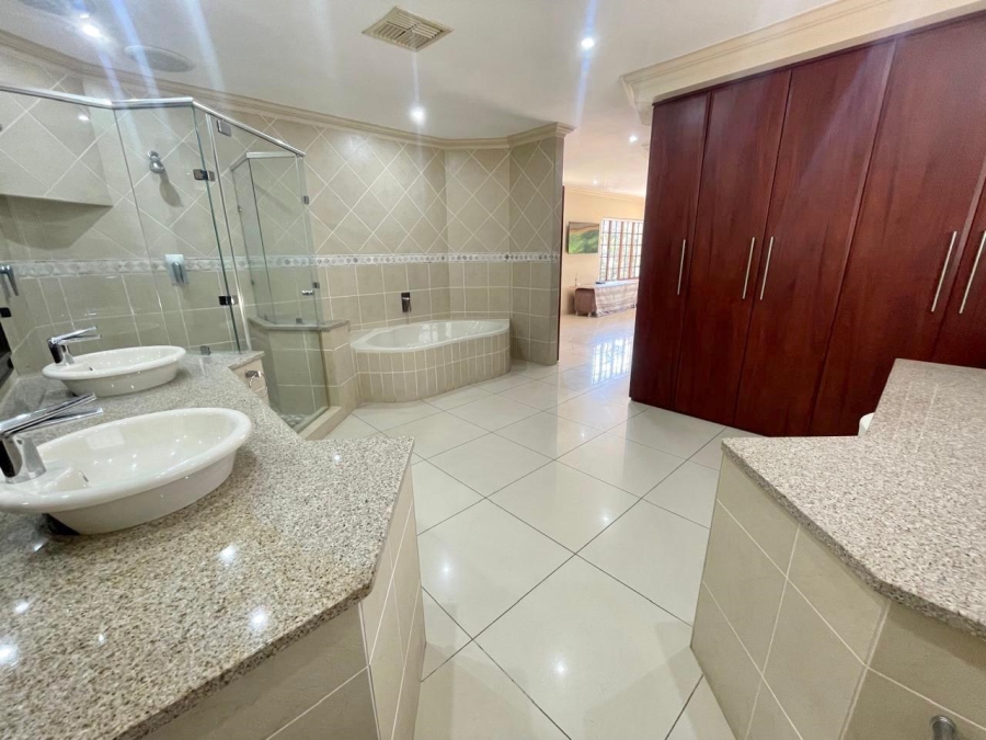 5 Bedroom Property for Sale in Ballito Central KwaZulu-Natal