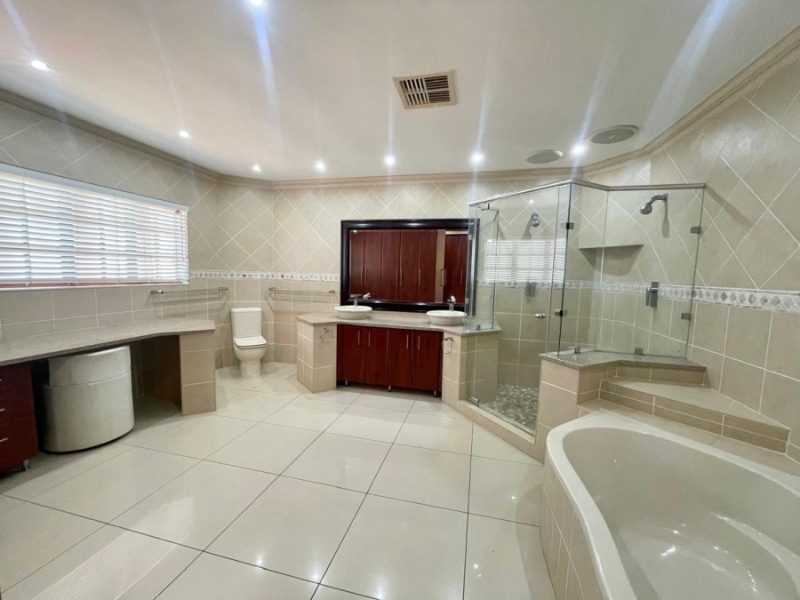 5 Bedroom Property for Sale in Ballito Central KwaZulu-Natal