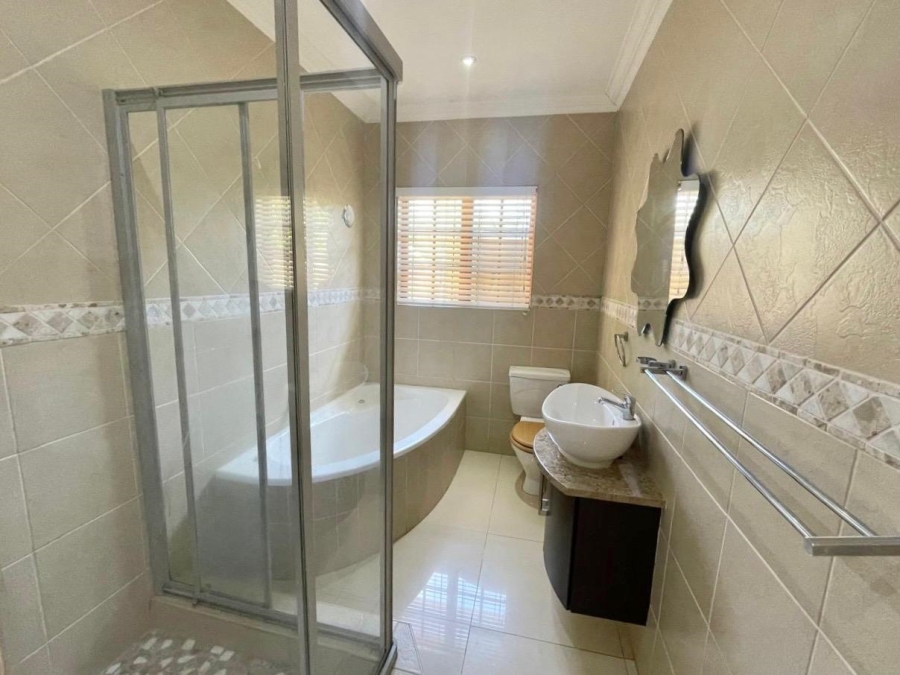 5 Bedroom Property for Sale in Ballito Central KwaZulu-Natal