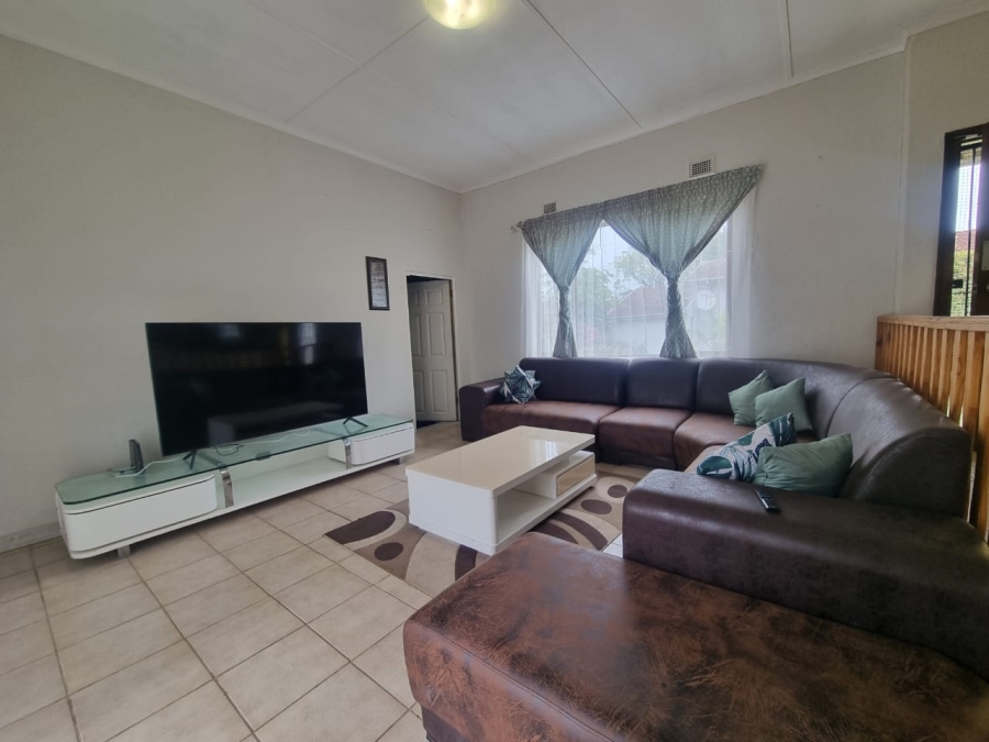 To Let 2 Bedroom Property for Rent in Uvongo KwaZulu-Natal