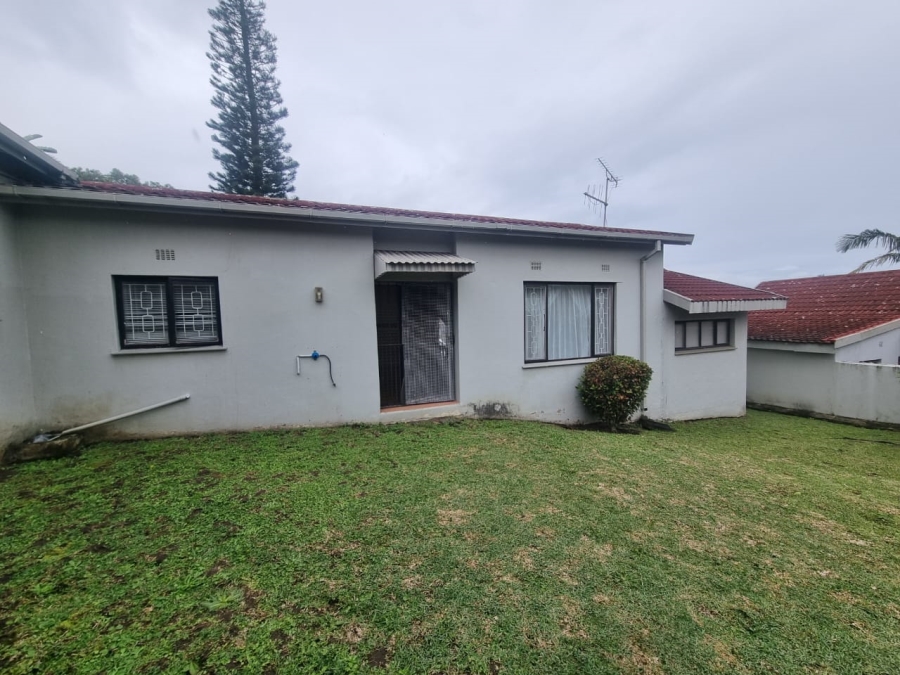 To Let 2 Bedroom Property for Rent in Uvongo KwaZulu-Natal