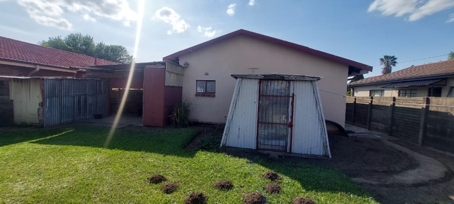 3 Bedroom Property for Sale in Lennoxton KwaZulu-Natal