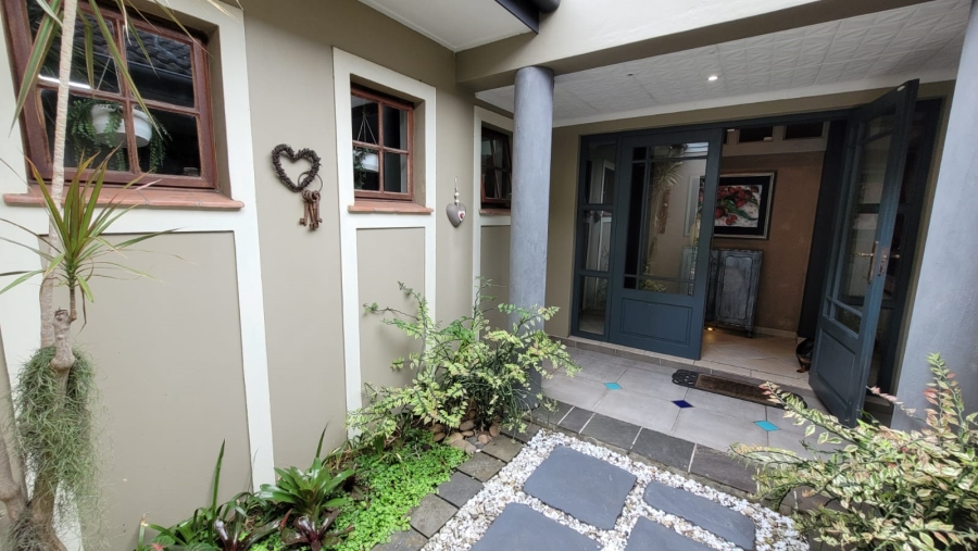 5 Bedroom Property for Sale in Meer En See KwaZulu-Natal