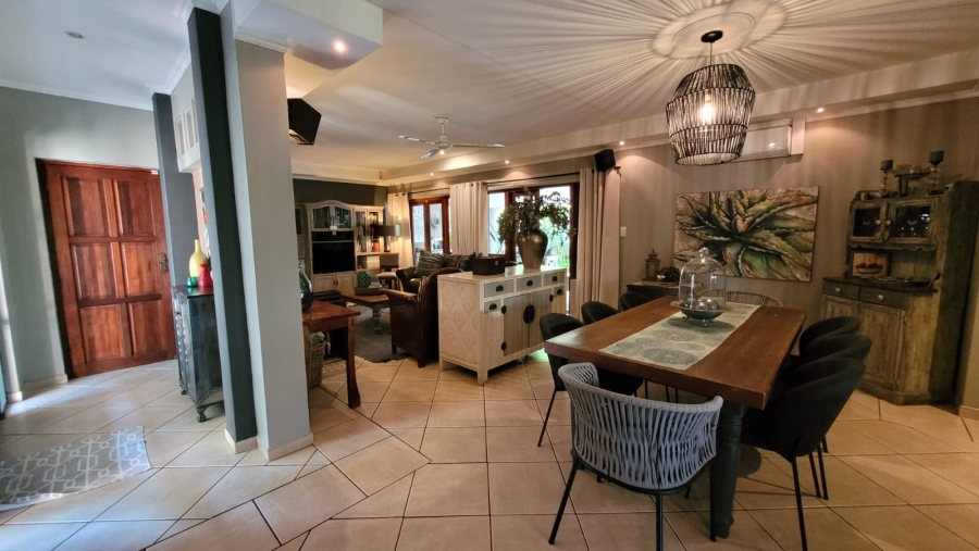 5 Bedroom Property for Sale in Meer En See KwaZulu-Natal