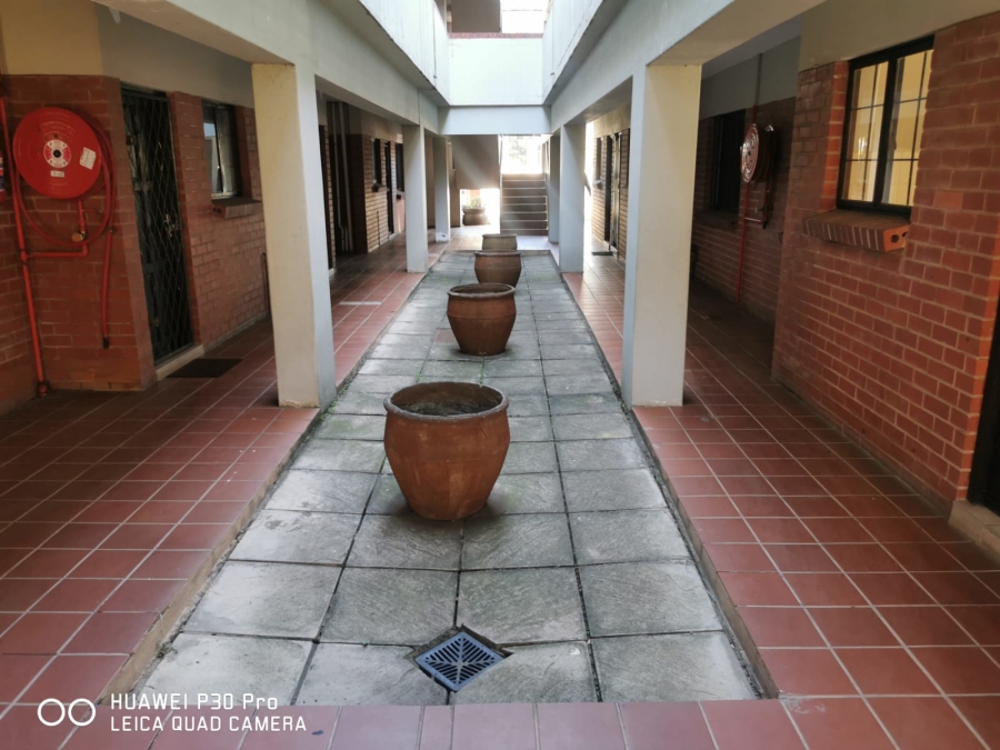 To Let 2 Bedroom Property for Rent in Scottsville KwaZulu-Natal