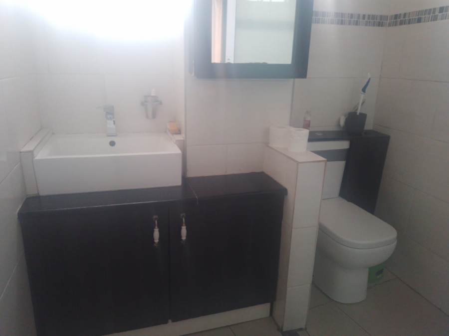 To Let 2 Bedroom Property for Rent in Windermere KwaZulu-Natal