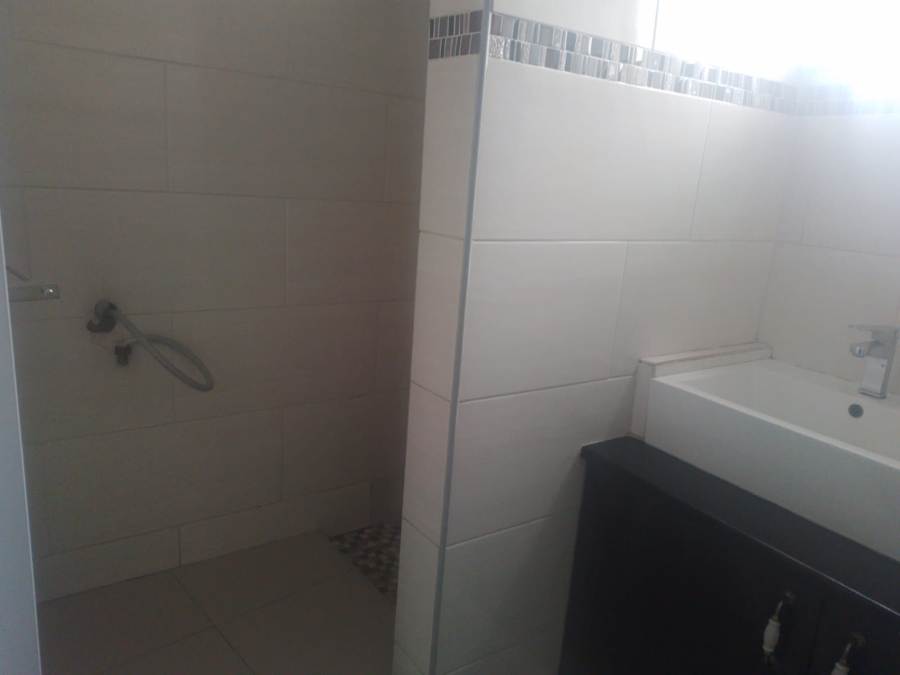 To Let 2 Bedroom Property for Rent in Windermere KwaZulu-Natal