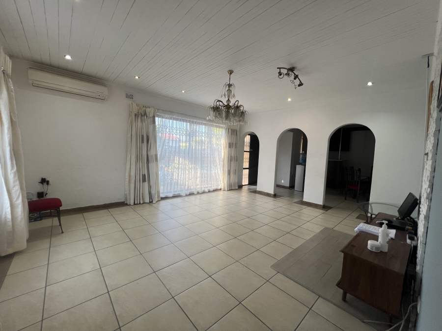 5 Bedroom Property for Sale in Tongaat KwaZulu-Natal