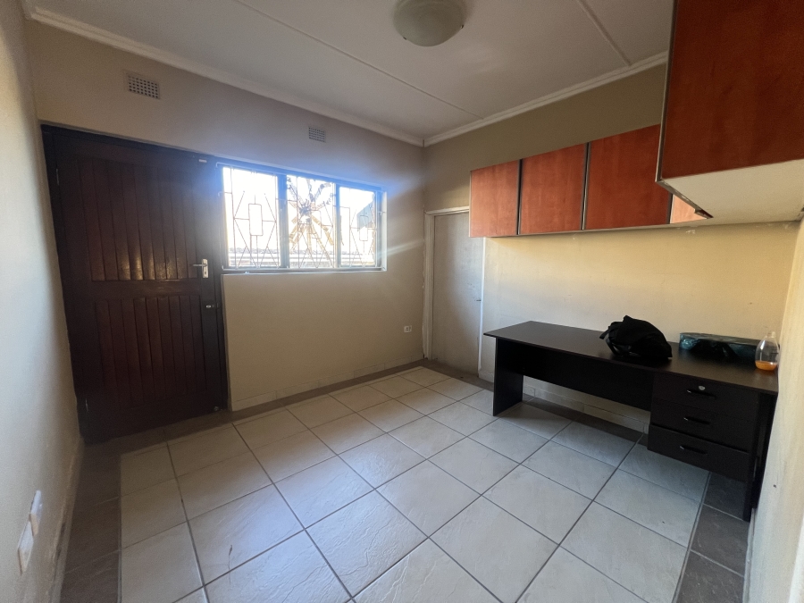 5 Bedroom Property for Sale in Tongaat KwaZulu-Natal