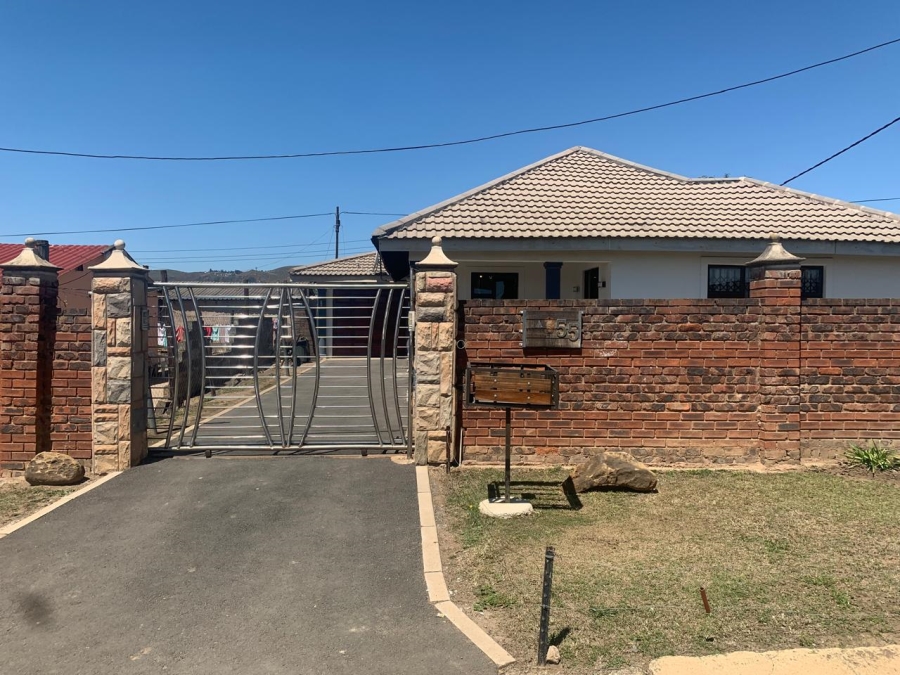 4 Bedroom Property for Sale in Mpophomeni KwaZulu-Natal