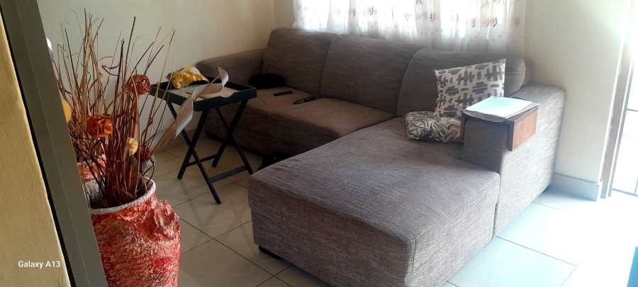 To Let 2 Bedroom Property for Rent in Kwandengezi KwaZulu-Natal