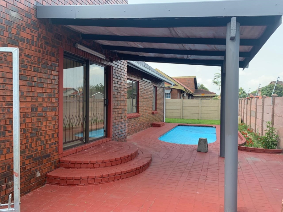 To Let 3 Bedroom Property for Rent in Brackenham KwaZulu-Natal