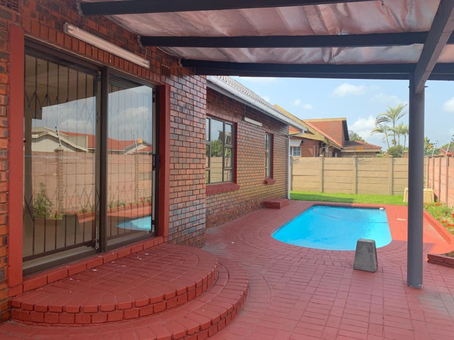 3 Bedroom Property for Sale in Brackenham KwaZulu-Natal