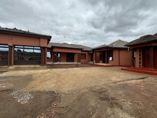 5 Bedroom Property for Sale in Mpophomeni KwaZulu-Natal