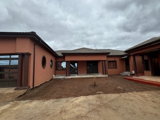 5 Bedroom Property for Sale in Mpophomeni KwaZulu-Natal