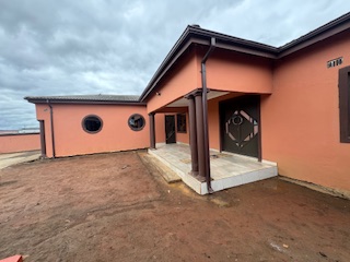 5 Bedroom Property for Sale in Mpophomeni KwaZulu-Natal