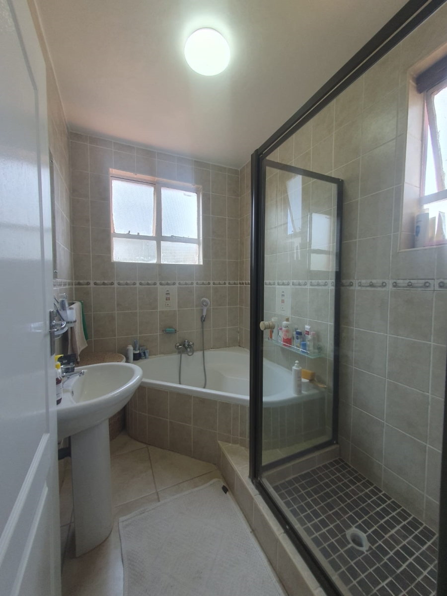 2 Bedroom Property for Sale in Empangeni Central KwaZulu-Natal