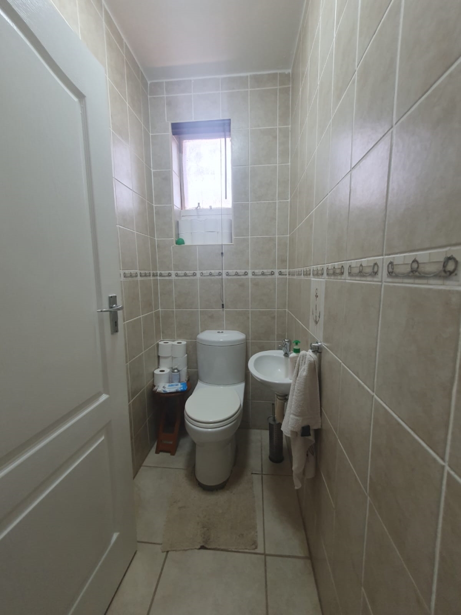 2 Bedroom Property for Sale in Empangeni Central KwaZulu-Natal