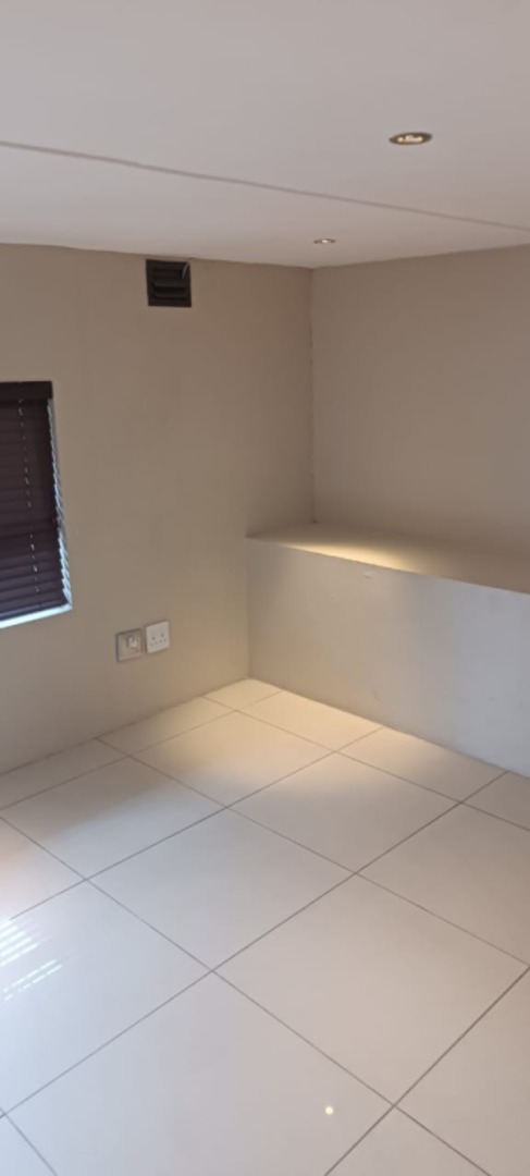 To Let 1 Bedroom Property for Rent in Bluff KwaZulu-Natal