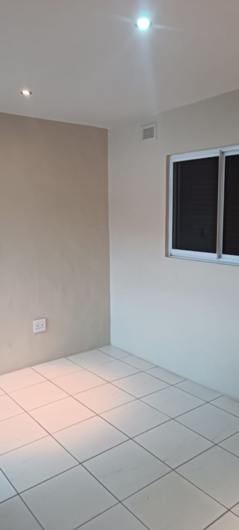 To Let 1 Bedroom Property for Rent in Bluff KwaZulu-Natal