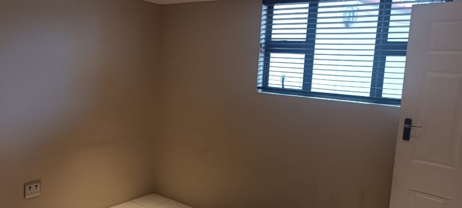 To Let 1 Bedroom Property for Rent in Bluff KwaZulu-Natal