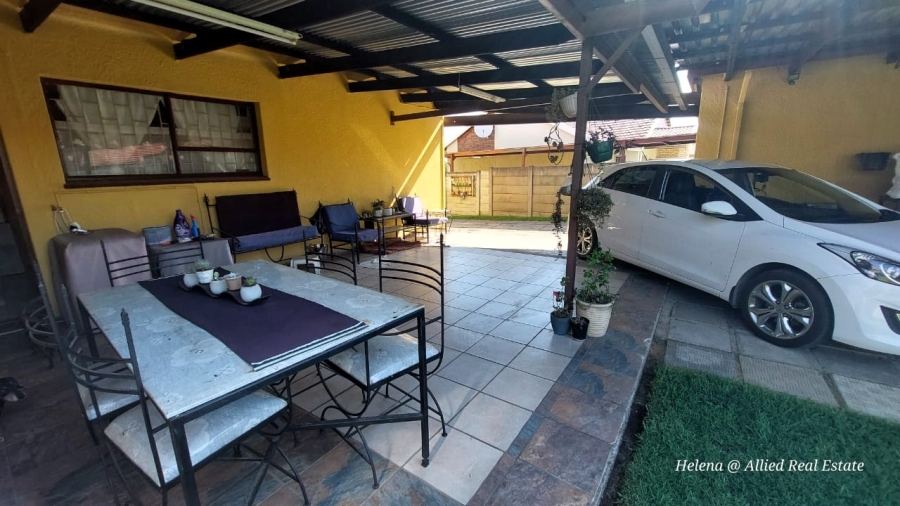 3 Bedroom Property for Sale in Sunnyridge KwaZulu-Natal