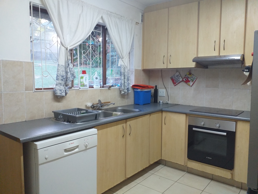 To Let 3 Bedroom Property for Rent in Athlone Park KwaZulu-Natal