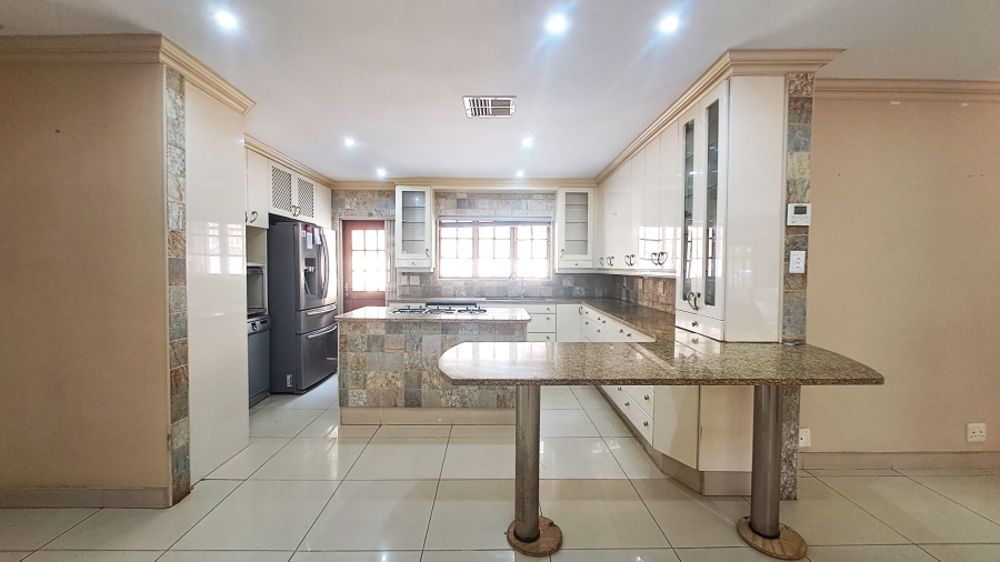 5 Bedroom Property for Sale in Deepdale KwaZulu-Natal