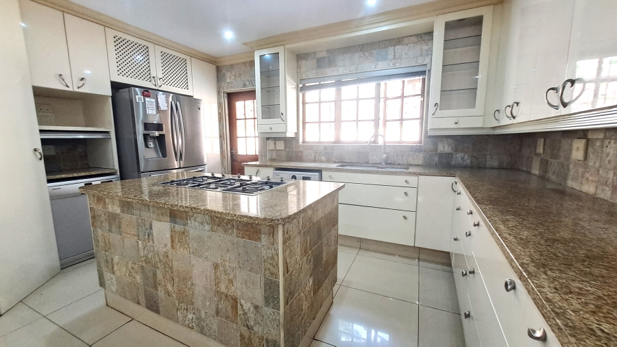 5 Bedroom Property for Sale in Deepdale KwaZulu-Natal