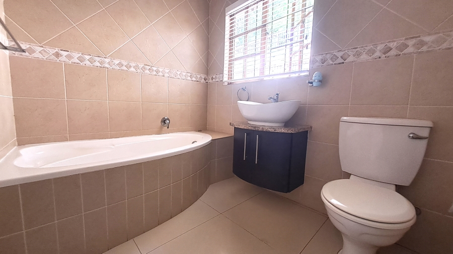 5 Bedroom Property for Sale in Deepdale KwaZulu-Natal