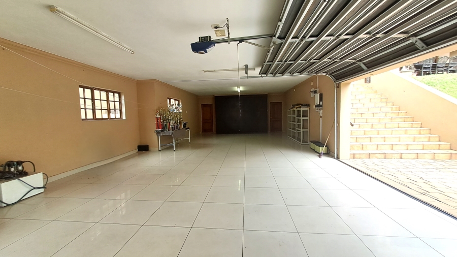 5 Bedroom Property for Sale in Deepdale KwaZulu-Natal