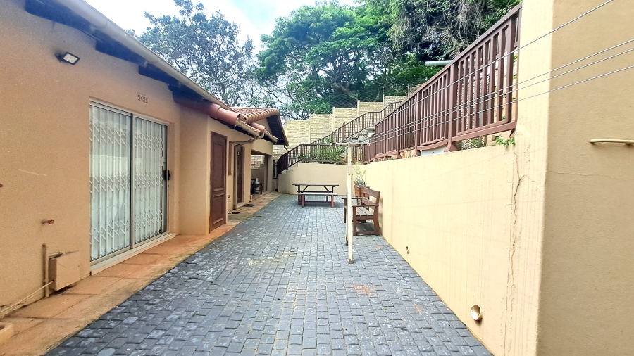 5 Bedroom Property for Sale in Deepdale KwaZulu-Natal