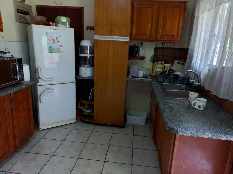 2 Bedroom Property for Sale in Uvongo KwaZulu-Natal