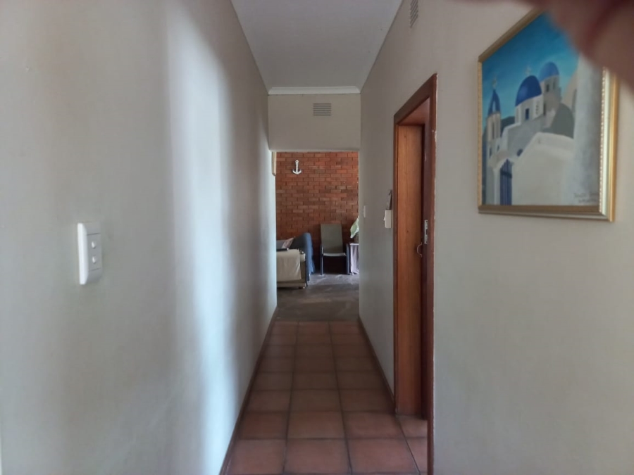 2 Bedroom Property for Sale in Uvongo KwaZulu-Natal