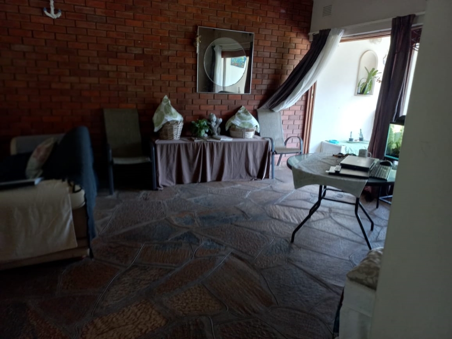 2 Bedroom Property for Sale in Uvongo KwaZulu-Natal