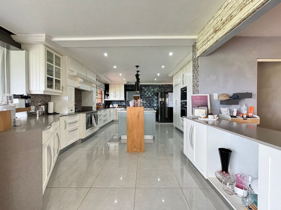 5 Bedroom Property for Sale in Assagay KwaZulu-Natal