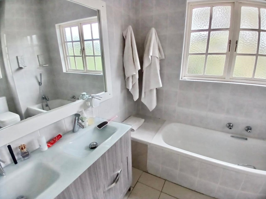 To Let 3 Bedroom Property for Rent in Salt Rock KwaZulu-Natal