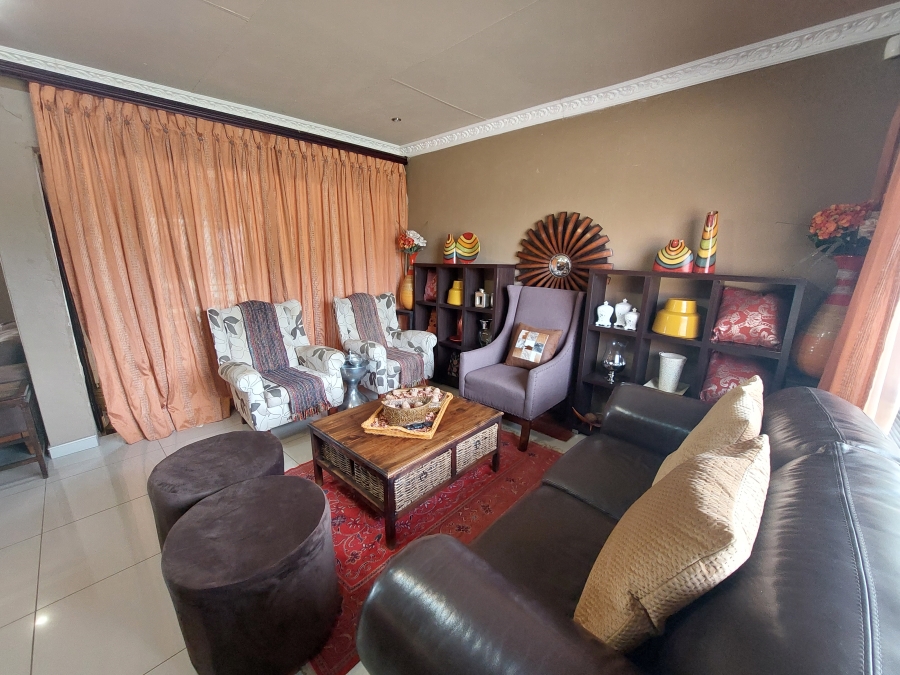 To Let 3 Bedroom Property for Rent in Schuinshoogte KwaZulu-Natal