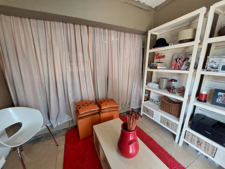 To Let 3 Bedroom Property for Rent in Schuinshoogte KwaZulu-Natal