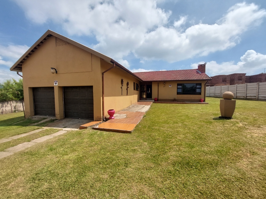 To Let 3 Bedroom Property for Rent in Schuinshoogte KwaZulu-Natal